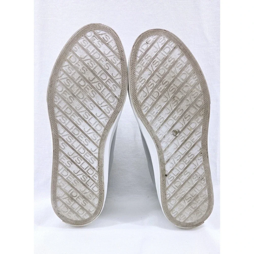 JSlides Gennie Silver Sneaker - Size 9‎